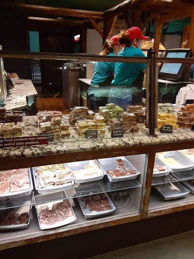 Sporting Goods Store «Bass Pro Shops», reviews and photos, 1935 S Campbell Ave, Springfield, MO 65807, USA