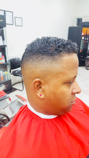 Barber Shop «Alicea Veloz Barbershop», reviews and photos, 214-A Essex St, Hackensack, NJ 07601, USA