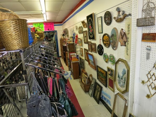 Thrift Store «The Kindness Wave Foundation Thrift Store», reviews and photos, 6210 Seminole Blvd, Seminole, FL 33772, USA