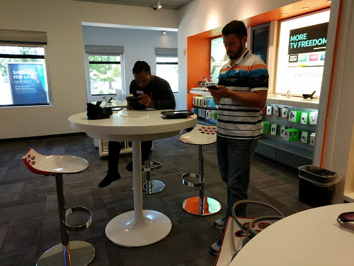 Cell Phone Store «AT&T», reviews and photos, 3243 Berlin Turnpike, Newington, CT 06111, USA