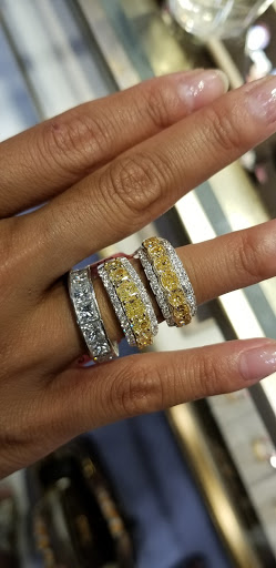 Jeweler «White & Ivory Fine Jewelry», reviews and photos, 1610 Village Market Blvd SE #110, Leesburg, VA 20175, USA
