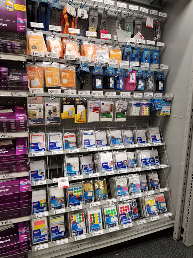 Office Supply Store «Staples», reviews and photos, 4940 O St, Lincoln, NE 68510, USA