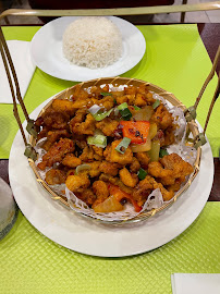 Poulet Kung Pao du Restaurant chinois Yummy Noodles 渔米酸菜鱼 川菜 à Paris - n°13