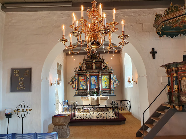 Kommentarer og anmeldelser af Snejbjerg Kirke