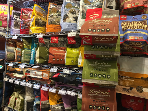 Pet Supply Store «The Fish & Bone, Boston MA», reviews and photos, 217 Newbury St, Boston, MA 02116, USA