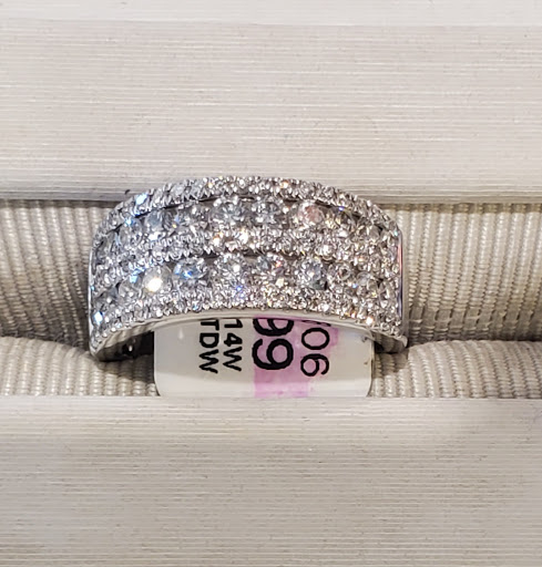 Jewelry Store «Kay Jewelers», reviews and photos, 2911 Watson Blvd, Warner Robins, GA 31093, USA