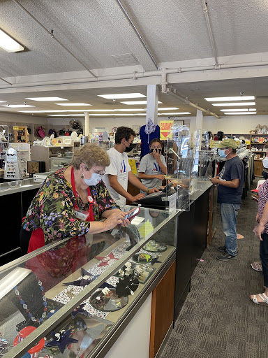 Thrift Store «Assistance League Thrift Boutique», reviews and photos, 4771 N Blackstone Ave, Fresno, CA 93726, USA