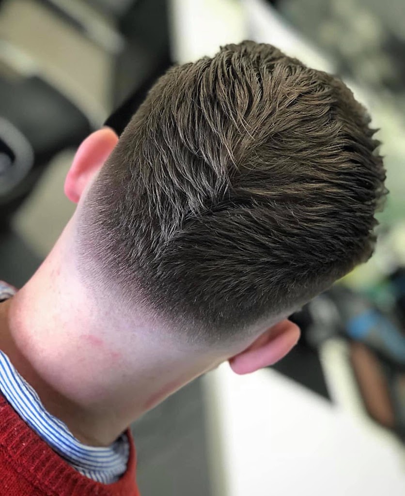 Hollywood Styles Barbershop 60106