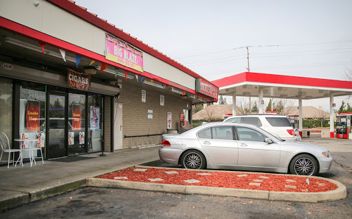 Tobacco Shop «Big Blaze smoke shop», reviews and photos, 851 N Sacramento St, Lodi, CA 95240, USA