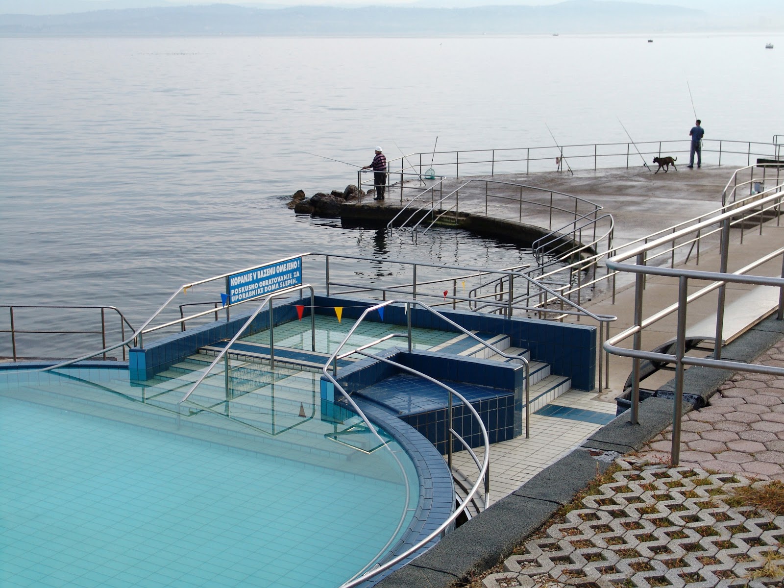 Foto van Izola beach met hoog niveau van netheid