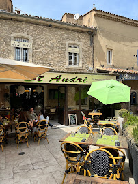 Atmosphère du Restaurant Brasserie St André à Bonnieux - n°17