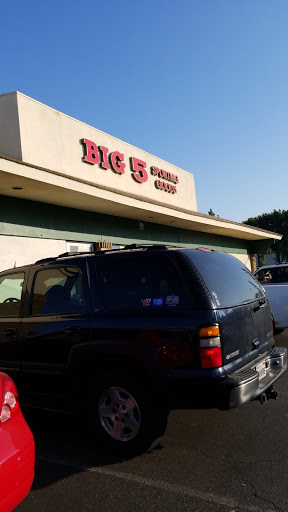 Sporting Goods Store «Big 5 Sporting Goods - Fresno (Shaw)», reviews and photos, 3022 W Shaw Ave, Fresno, CA 93711, USA