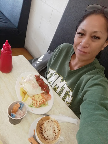 Huntly Coffee Lounge - Coffee shop