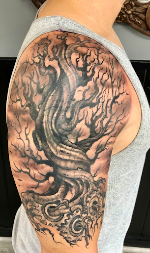 Tattoo Shop «Hawks Electric Tattoo Co.», reviews and photos, 7105 N Armenia Ave, Tampa, FL 33604, USA