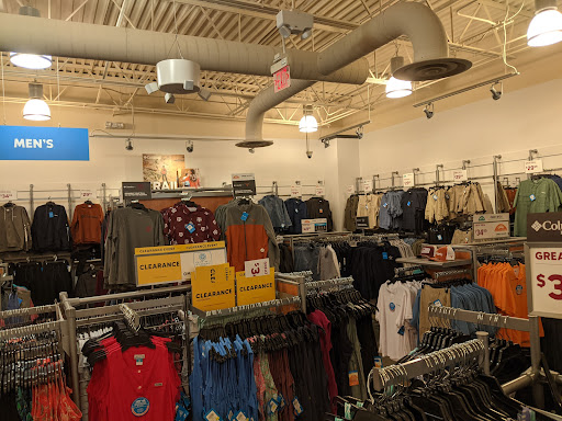 Sportswear Store «Columbia Sportswear Outlet Store», reviews and photos, 5885 Gulf Fwy #301, Texas City, TX 77591, USA