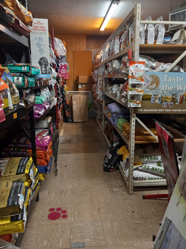 Pet Supply Store «Red Crest Pet Shop», reviews and photos, 319 N Main St, Boerne, TX 78006, USA