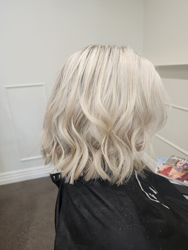 http://www.jasminetaylorhair.com/