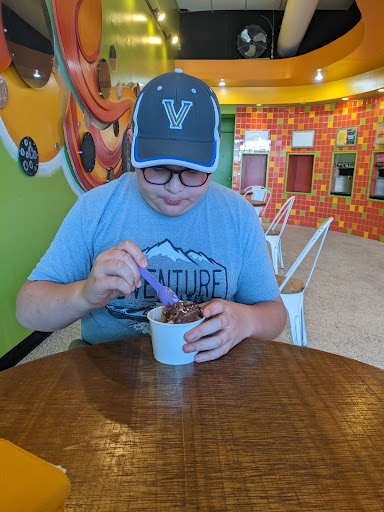 Ice Cream Shop «Swirlz Of Paragould», reviews and photos, W Kingshighway, Paragould, AR 72450, USA