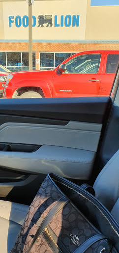 Grocery Store «Food Lion», reviews and photos, 1941 S Church St, Smithfield, VA 23430, USA