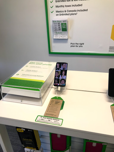 Cell Phone Store «Cricket Wireless Authorized Retailer», reviews and photos, 7206 McKnight Rd, Pittsburgh, PA 15237, USA