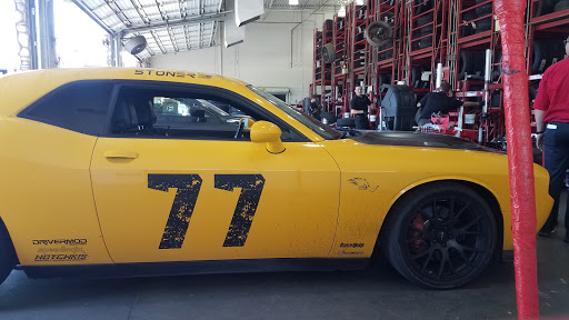 Tire Shop «Discount Tire Store - Phoenix, AZ», reviews and photos, 707 E Carefree Hwy, Phoenix, AZ 85085, USA