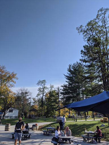 Bar «Tuthilltown», reviews and photos, 14 Grist Mill Ln, Gardiner, NY 12525, USA