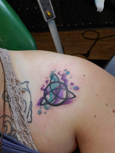 Tattoo Shop «Crimson Heart Designs Tattoo», reviews and photos, 162 13 1/2 - 14th Ave, Turtle Lake, WI 54889, USA