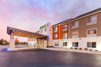 Holiday Inn Express & Suites Chicago West - St Charles, an IHG Hotel