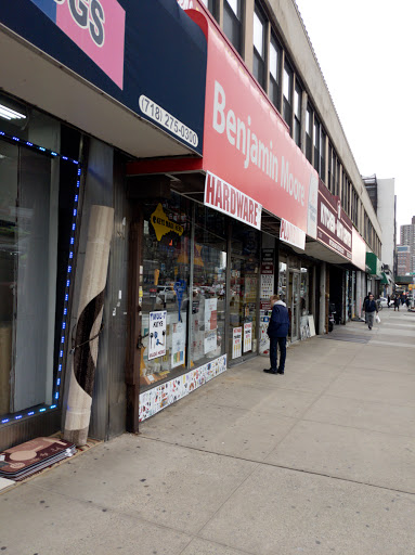 Paint Store «Forest Hills Hardware Paint Inc», reviews and photos, 11643 Queens Blvd, Forest Hills, NY 11375, USA
