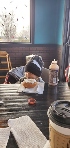 Donut Shop «Hurts Donut», reviews and photos, 7010 W 21st St, Wichita, KS 67205, USA