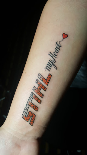 Tattoo Shop «Beautiful Sin Tattoos», reviews and photos, 245 N Queen St, Lancaster, PA 17603, USA