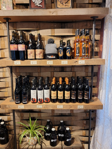 Winery «Leonard Oakes Estate Winery», reviews and photos, 10609 Ridge Rd, Medina, NY 14103, USA