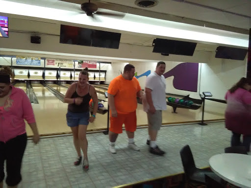 Bowling Alley «Wengers Bowling Center», reviews and photos, 629 Leonard St NW, Grand Rapids, MI 49504, USA