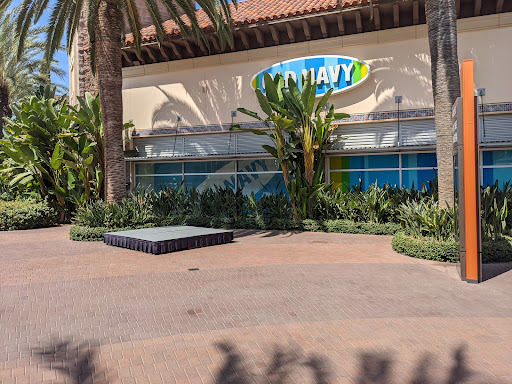 Clothing Store «Old Navy», reviews and photos, 634 Spectrum Center Dr, Irvine, CA 92618, USA