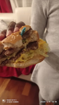 Cheeseburger du Restauration rapide McDonald's Saint Witz - n°2