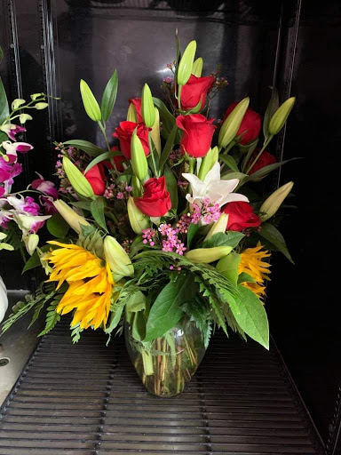 Florist «Floreria La Orquidea», reviews and photos, 510 S 1st St, Yakima, WA 98901, USA