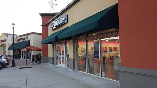 Cell Phone Store «T-Mobile», reviews and photos, 2708 Pinole Valley Rd, Pinole, CA 94564, USA