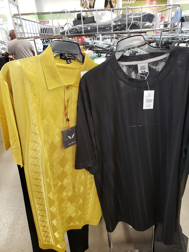 Clothing Store «K&G Fashion Superstore», reviews and photos, 2001 West Eight Mile RD, Detroit, MI 48203, USA