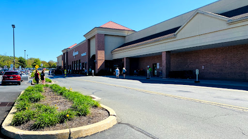 Shopping Mall «Brandywine Square Shopping Center», reviews and photos, Quarry Rd & U.S. 30, Downingtown, PA 19335, USA