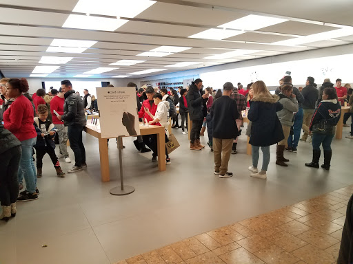 Computer Store «Apple Westfarms», reviews and photos, 500 W Farms Mall, Farmington, CT 06032, USA