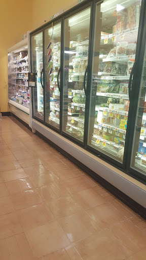 Supermarket «Super Stop & Shop», reviews and photos, 533 E Main St, Bay Shore, NY 11706, USA