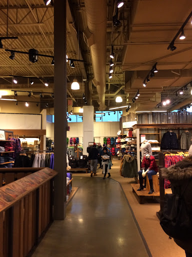 Clothing Store «L.L. Bean», reviews and photos, 340 Legacy Pl, Dedham, MA 02026, USA