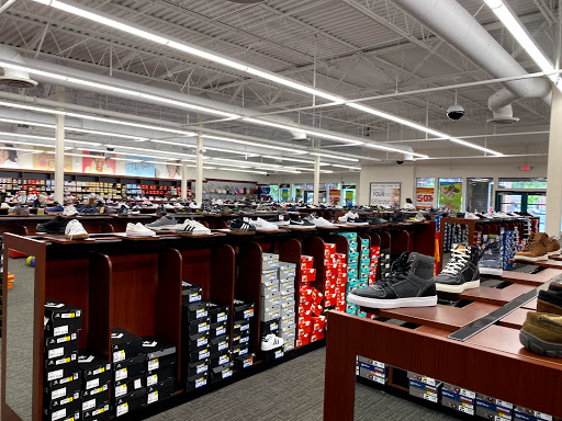 Shopping Mall «North Bend Premium Outlets», reviews and photos, 461 S Fork Ave SW, North Bend, WA 98045, USA