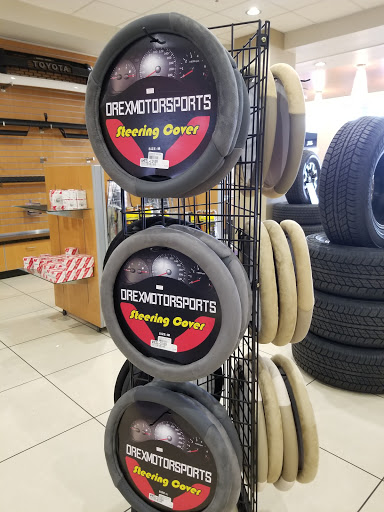 Toyota Dealer «Larry H. Miller Toyota Peoria», reviews and photos, 8633 W Bell Rd, Peoria, AZ 85382, USA