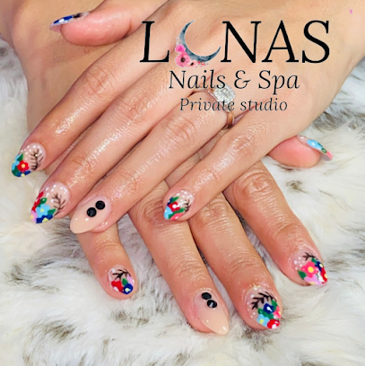 Lunas Nails private studio