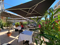 Atmosphère du Restaurant méditerranéen LE 65 BIS RESTAURANT à Vallauris - n°15