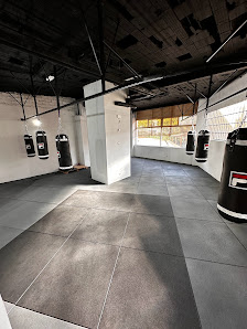 Madboxingclub / Escuela de boxeo C. de Cartagena, 24, Salamanca, 28028 Madrid, España