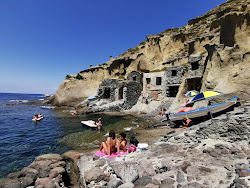 Photo de Pollara Beach avec un rivage droit