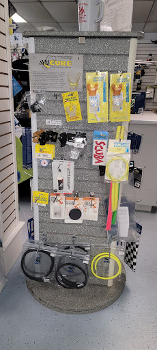 SCUBA Instructor «WOODS & WATER OUTDOOR SPORTS CENTER», reviews and photos, 124 Edwards Ave, Brandon, FL 33510, USA