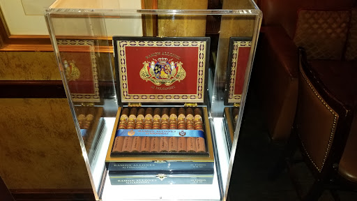 Tobacco Shop «Orange Cigar & More», reviews and photos, 278 Boston Post Rd, Orange, CT 06477, USA